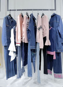 低檔服裝批發(fā)市場的生存法則 如何在價(jià)格戰(zhàn)中突圍