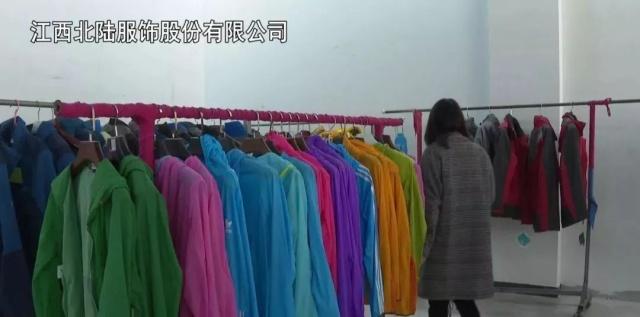 實(shí)探于都服裝工廠自營(yíng)店 一大批國(guó)內(nèi)品牌強(qiáng)勢(shì)進(jìn)駐，服裝服飾批發(fā)迎來(lái)新商機(jī)